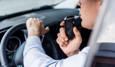 【弁護士監修】白ナンバーのアルコールチェック義務化とは？ ポイントを徹底解説！