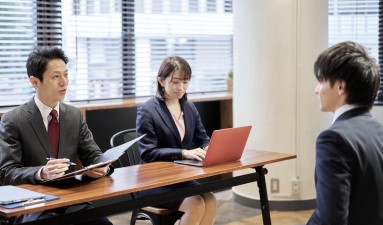 第二新卒を採用するメリット・デメリットとは？ 採用方法や注意したいポイントについても解説