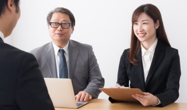 面接官トレーニングが必須な理由とは？自社に合う人材を見極める質問例や、面接官が身につけたいスキルを解説
