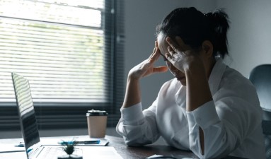 テレワークでストレスが溜まる7つの原因とは？症状や解消するための対策について解説！
